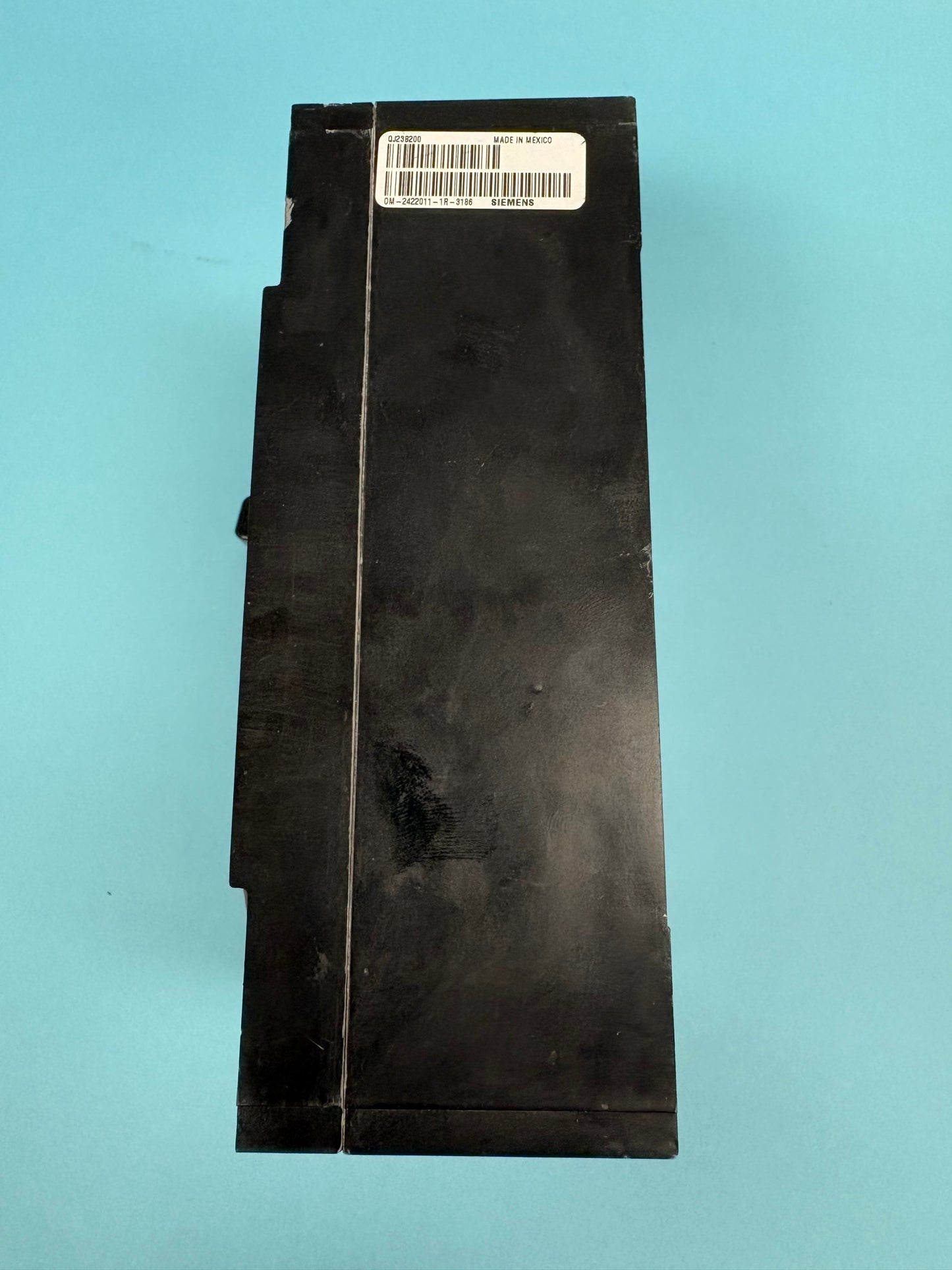 QJ23B200 - Siemens - Molded Case Circuit Breaker - Bolt On - 200 Amp - 3 Pole - 240 Volt - Used