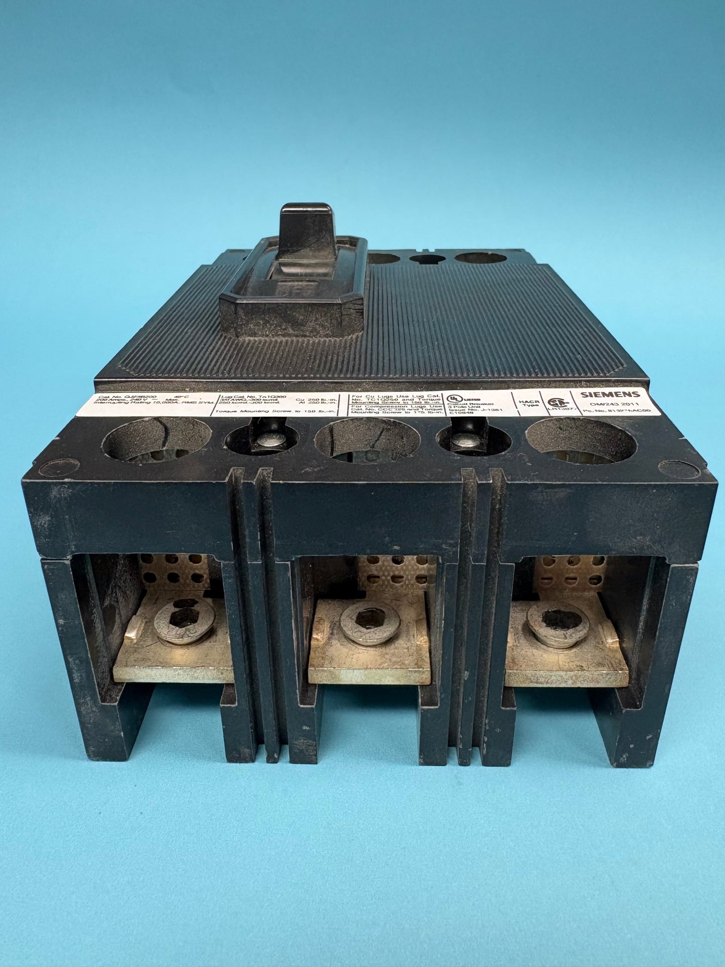 QJ23B200 - Siemens - Molded Case Circuit Breaker - Bolt On - 200 Amp - 3 Pole - 240 Volt - Used