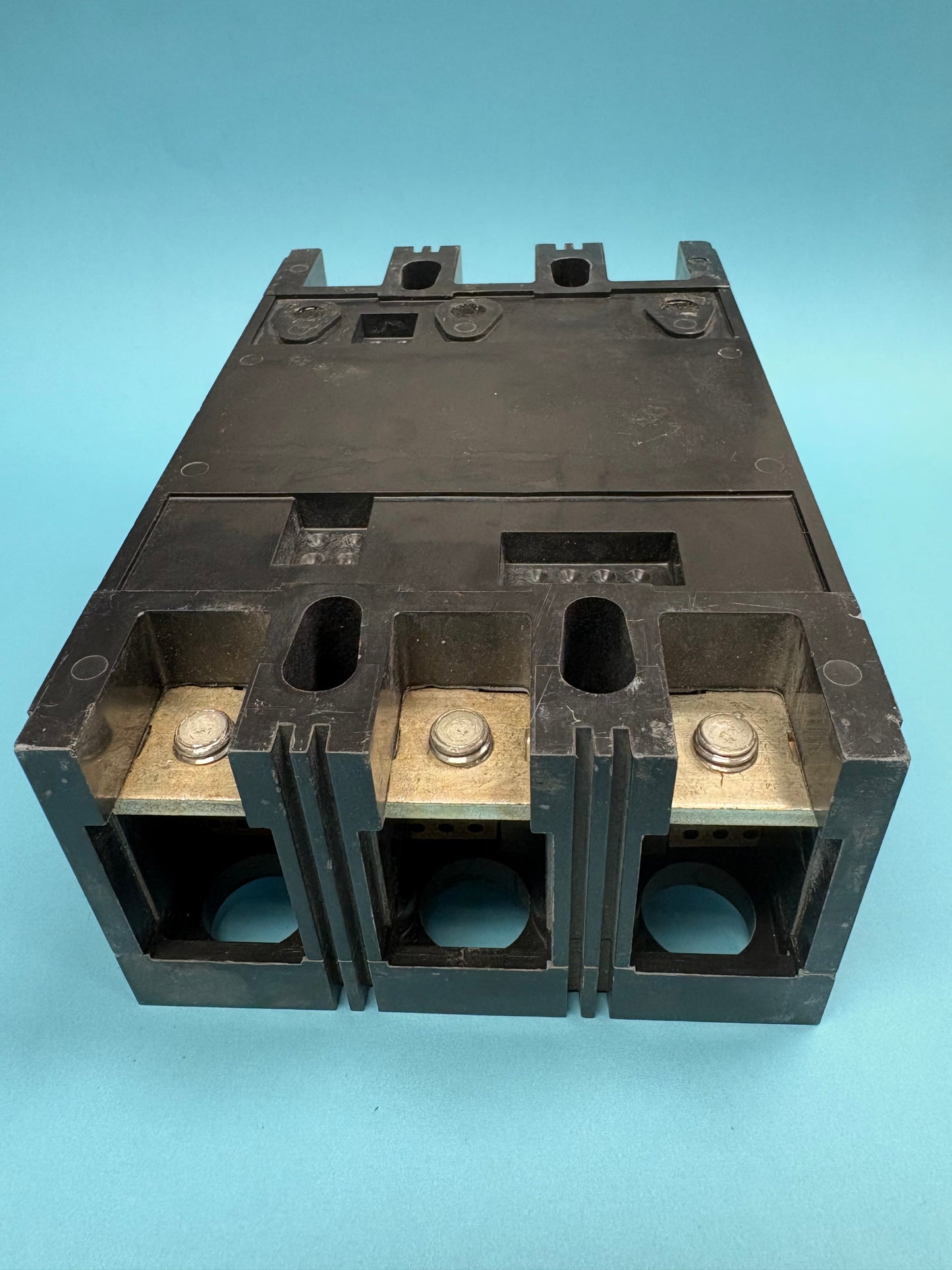QJ23B200 - Siemens - Molded Case Circuit Breaker - Bolt On - 200 Amp - 3 Pole - 240 Volt - Used